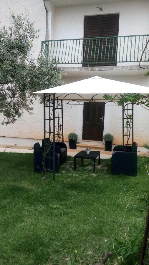 Apartmani Dana Sukošan Exterior foto