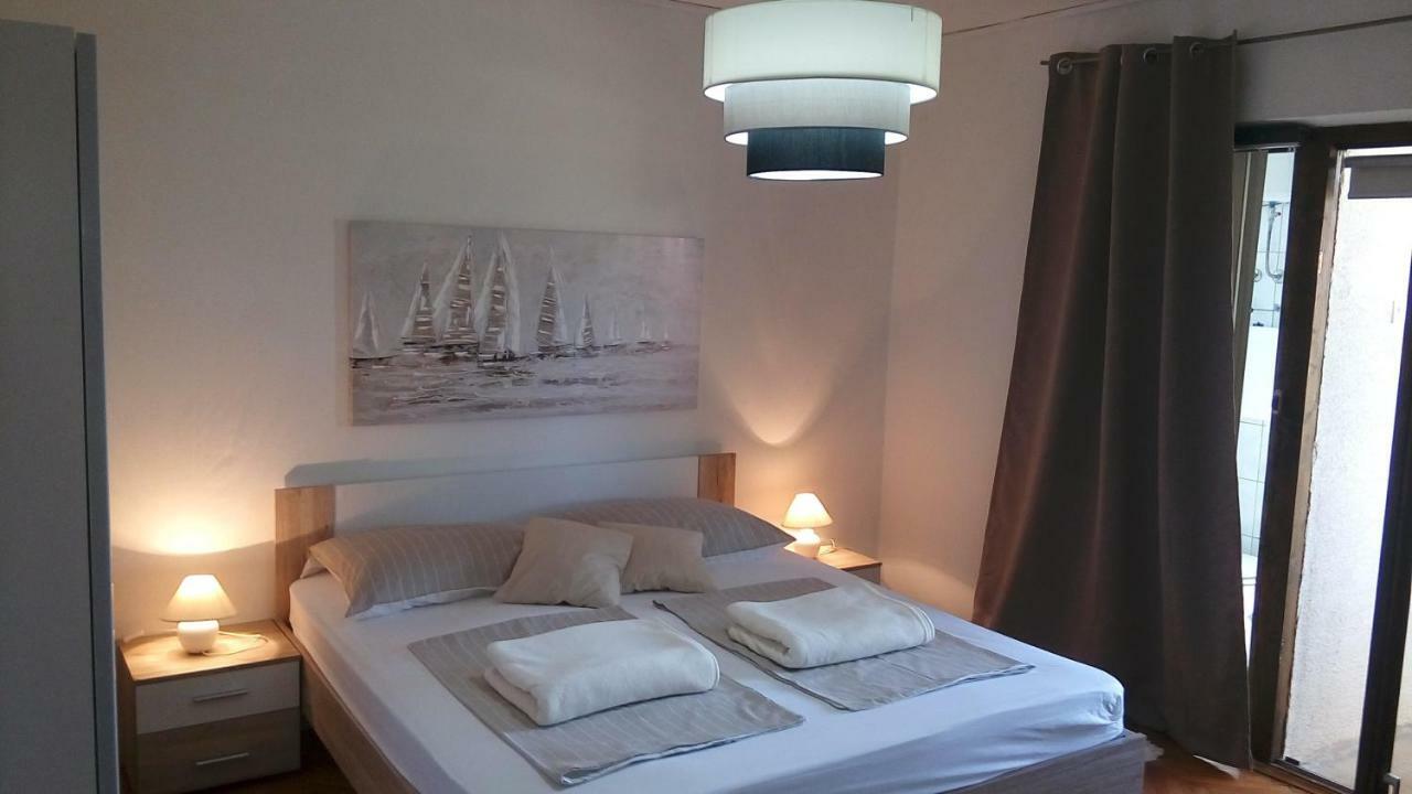 Apartmani Dana Sukošan Exterior foto